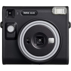 <p>Fujifilm INSTAX SQUARE SQ40 čierny</p> <p class="maw-800px bs-mx-auto" style="text-align: left; color: #141823; text-transform: none; text-indent: 0px; letter-spacing: 0.3px; font-family: ProximaNova, ProximaNova-fallback, sans-serif; font-size: 16px; font-style: normal; font-weight: 400; word-spacing: 0px; white-space: normal; max-width: 800px !important; box-sizing: border-box; orphans: 2; widows: 2; font-variant-ligatures: normal; font-variant-caps: normal; -webkit-text-stroke-width: 0px; text-decoration-thickness: initial; text-decoration-style: initial; text-decoration-color: initial; margin: 0px auto !important 1rem auto !important;">Fujifilm Instax SQ40 v elegantnom čiernom prevedení s jednoduchým ovládaním disponuje malým integrovaným zrkadlom pre selfie fotografie a funkciou automatickej expozície pre krásne osvetlené fotky.</p> <div class="wysiwyg maw-800px bs-mx-auto" style="text-align: left; color: #141823; text-transform: none; line-height: 1.625; text-indent: 0px; letter-spacing: 0.3px; font-family: ProximaNova, ProximaNova-fallback, sans-serif; font-size: 16px; font-style: normal; font-weight: 400; margin-right: auto !important; margin-left: auto !important; word-spacing: 0px; white-space: normal; max-width: 800px !important; box-sizing: border-box; orphans: 2; widows: 2; font-variant-ligatures: normal; font-variant-caps: normal; -webkit-text-stroke-width: 0px; text-decoration-thickness: initial; text-decoration-style: initial; text-decoration-color: initial;"> <h3 style="line-height: 1.3333; letter-spacing: 0.3px; font-size: 1.12rem; font-weight: bold; margin-top: 0px; margin-bottom: 0.5rem; box-sizing: border-box;">Špecifikácia</h3> <ul style="padding-left: 1em; margin-top: 0px; margin-bottom: 1rem; box-sizing: border-box;"> <li style="box-sizing: border-box;">Hľadáčik: invertovaný hľadáčik Galiley, 0,4 x, s cieľovým bodom</li> <li style="box-sizing: border-box;">Objektív: 2 komponenty, 2 prvky, F = 65,75 mm, 1:12,6</li> <li style="box-sizing: border-box;">Veľkosť filmu: 86 x 72 mm</li> <li style="box-sizing: border-box;">Veľkosť fotky: 62 x 62 mm</li> <li style="box-sizing: border-box;">Doba vyvolania filmu: cca 90 s (podľa okolitej teploty)</li> <li style="box-sizing: border-box;">Štandardný, Selfie režim</li> <li style="box-sizing: border-box;">Rozsah: 0,3 m a ďalej (pre vzdialenosti 0,3 m až 0,5 m použite režim Selfie)</li> <li style="box-sizing: border-box;">Batéria: 2x lítiová batéria (CR2)</li> </ul> </div>