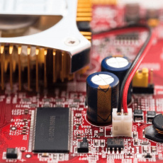 Výmena pôvodnej grafickej karty za AMD Radeon HD 5450 s pamäťou 1 GB GDDR3 a porty 1x HDMI, 1x DVI a 1x VGA Výmena pôvodnej grafickej karty za AMD Radeon HD 5450 s pamäťou 1 GB GDDR3 a porty 1x HDMI, 1x DVI a 1x VGA